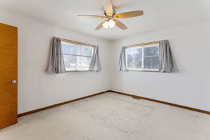 12758 Spring Town Rd, Mineral Point, MO 63660, US Photo 13