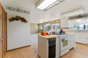 12758 Spring Town Rd, Mineral Point, MO 63660, US Photo 10