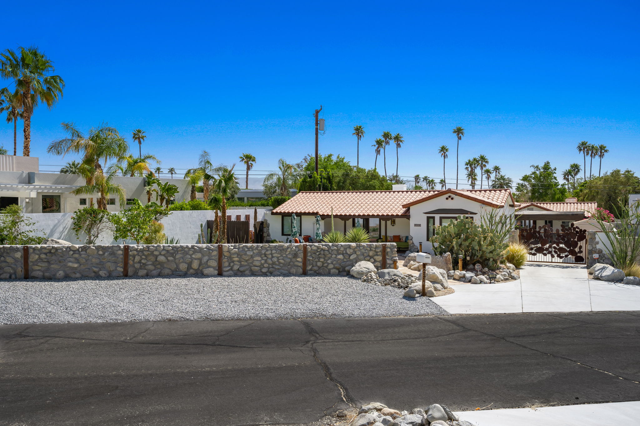 2336 N Cardillo Ave, Palm Springs, CA 92262, US Photo 1