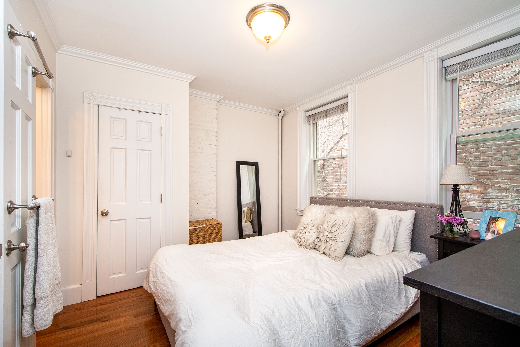 55 Phillips St, Boston, MA 02114, US Photo 8