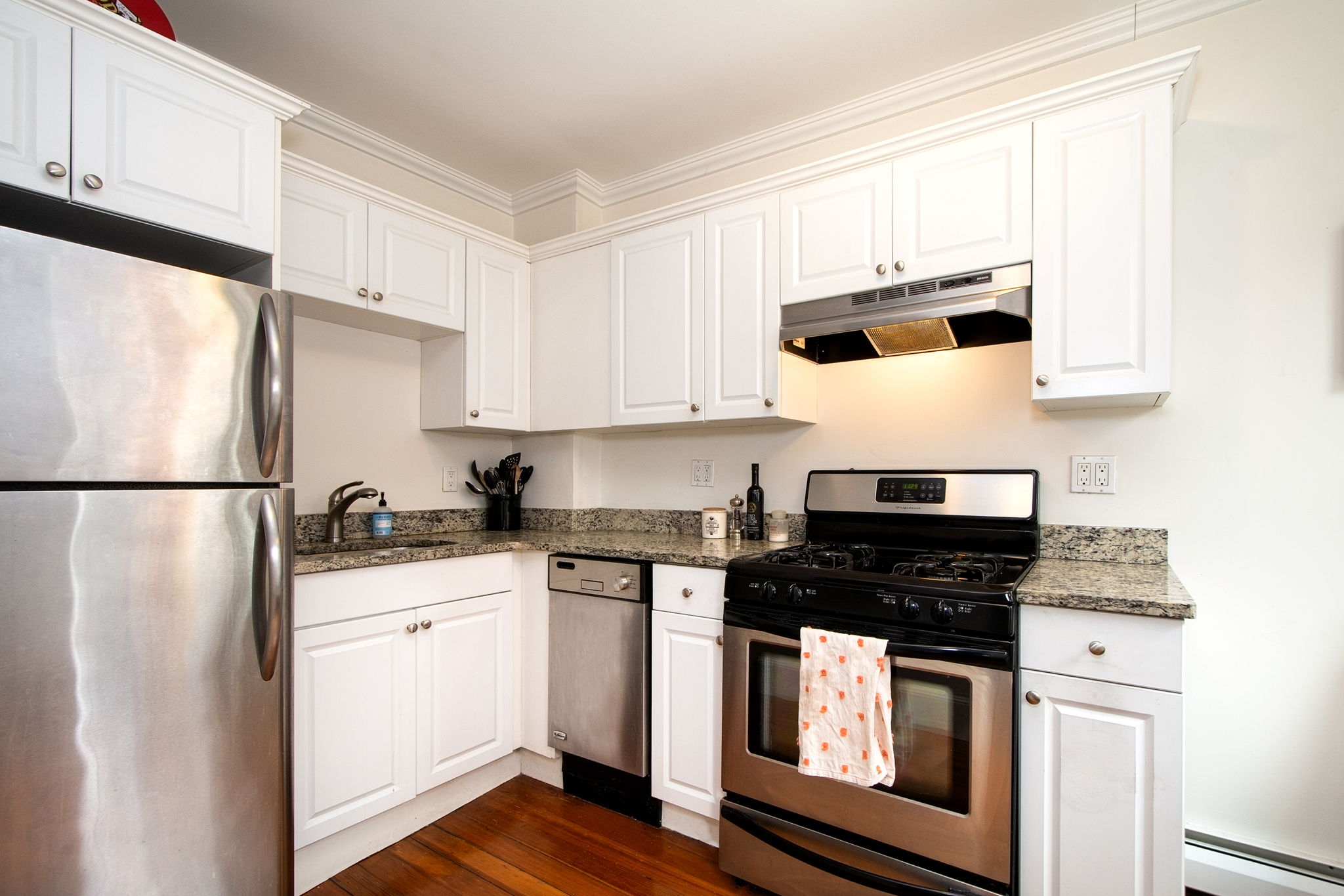 55 Phillips St, Boston, MA 02114, US Photo 6