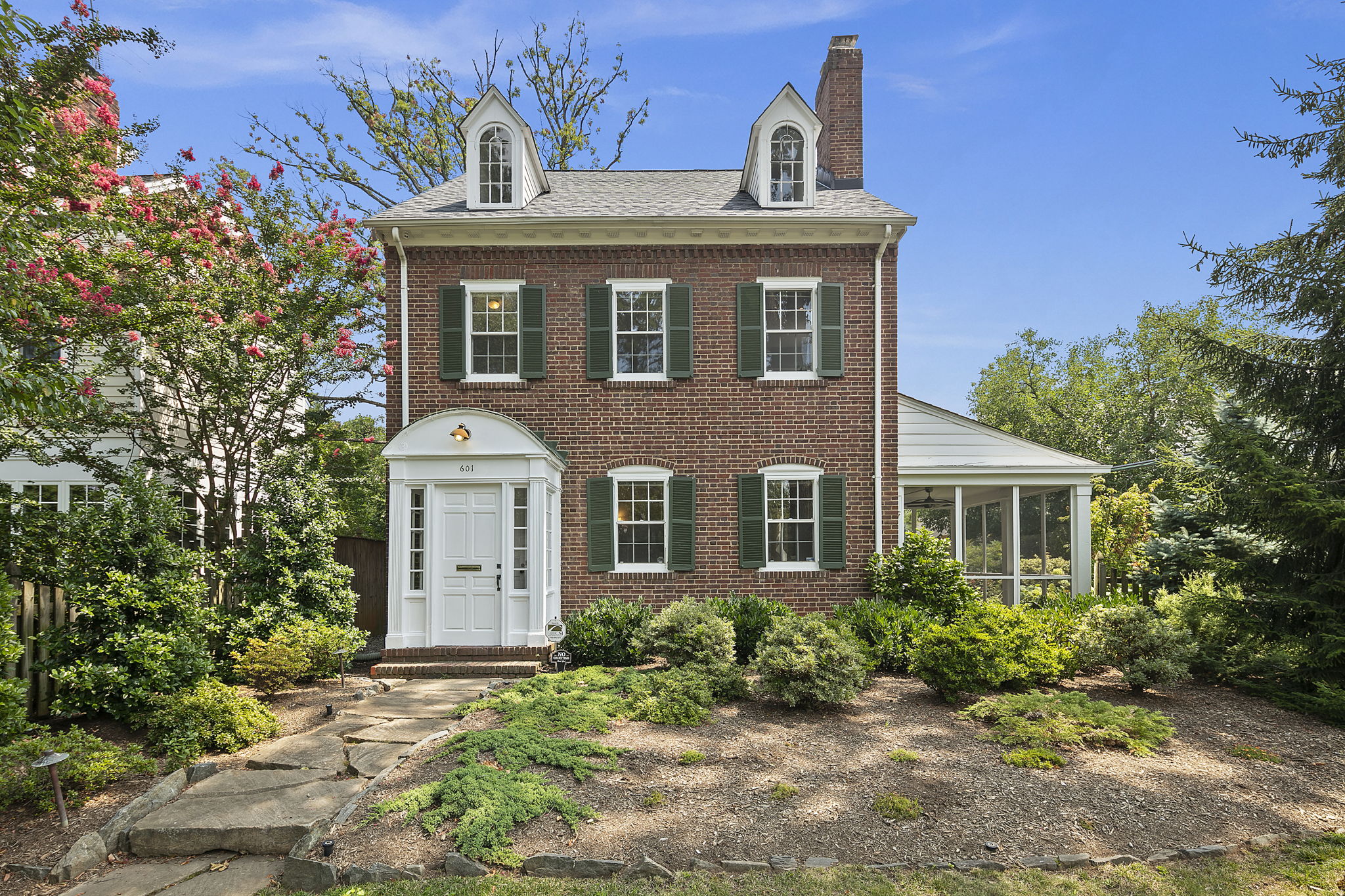 601 N Lincoln St, Arlington, VA 22201, US Photo 4