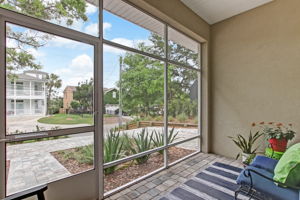 Screened-in Porch