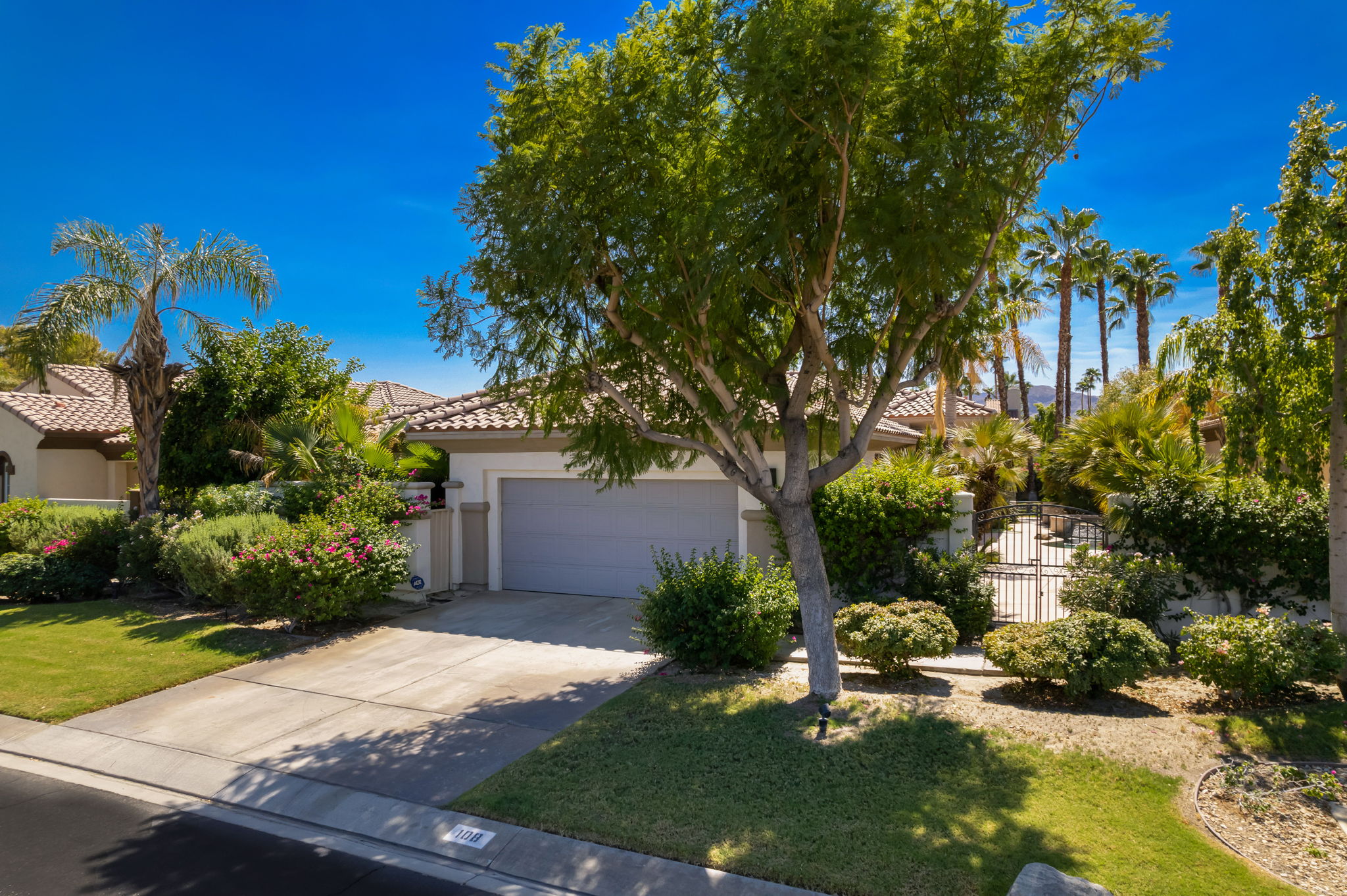 108 Mission Lake Way, Rancho Mirage, CA 92270, USA Photo 2