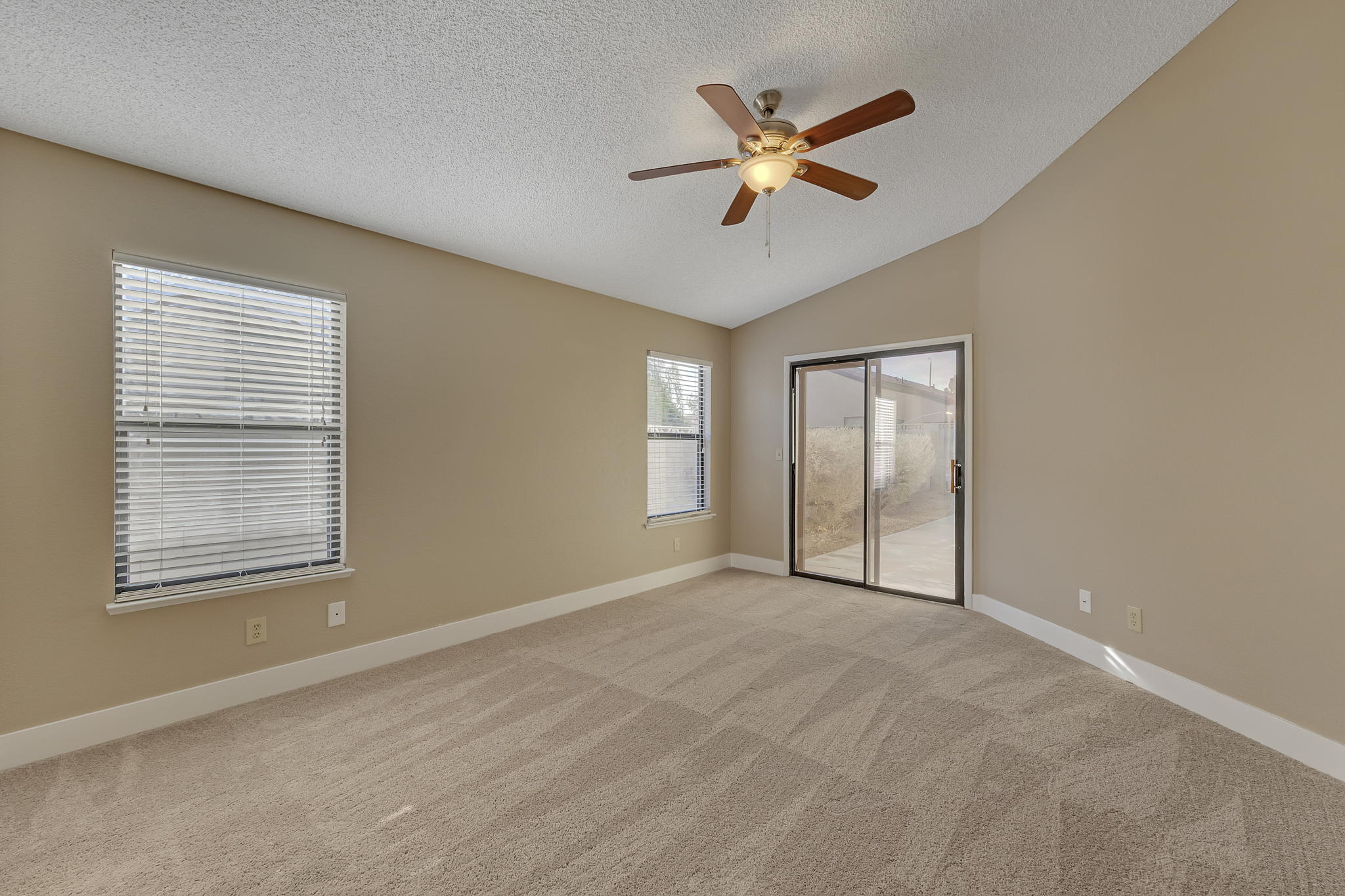 367 Verle Ct, Henderson, NV 89014, USA Photo 26