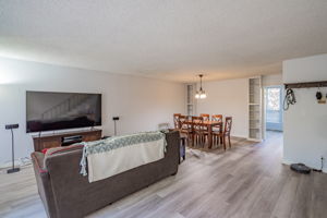 5115 Kester Ave, Sherman Oaks, CA 91403, USA Photo 4