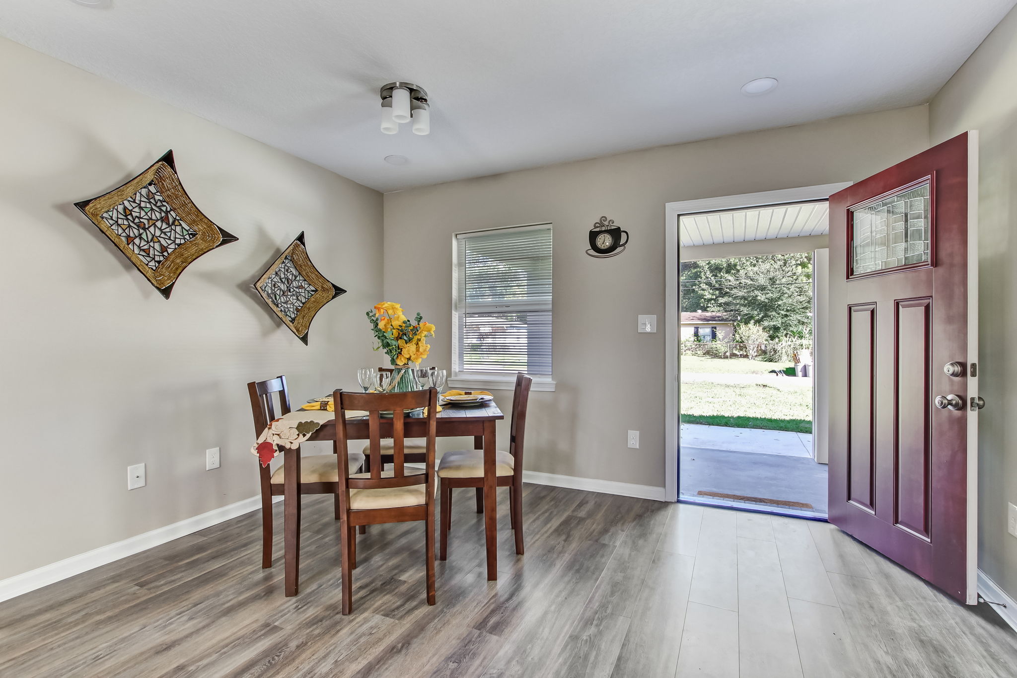 Foyer/Dining Room