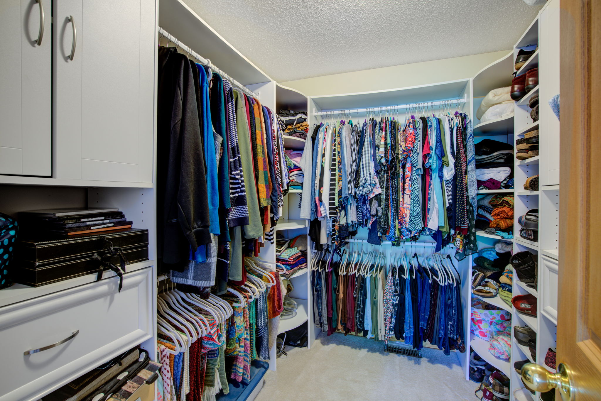 Bedroom 1 Walk-in Closet