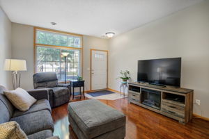 Entry/Living Room