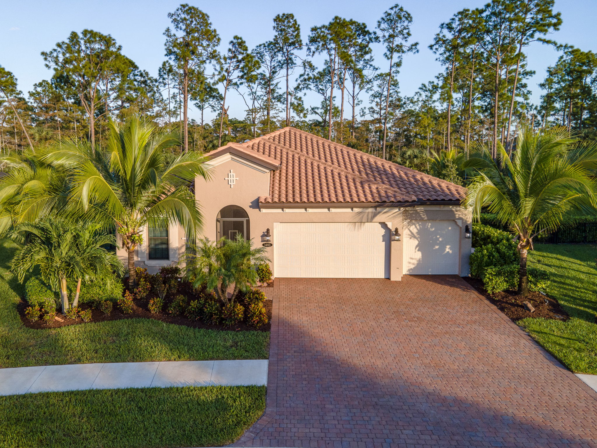 1483 Mockingbird Dr, Naples, FL 34120 VisualPRO Photography
