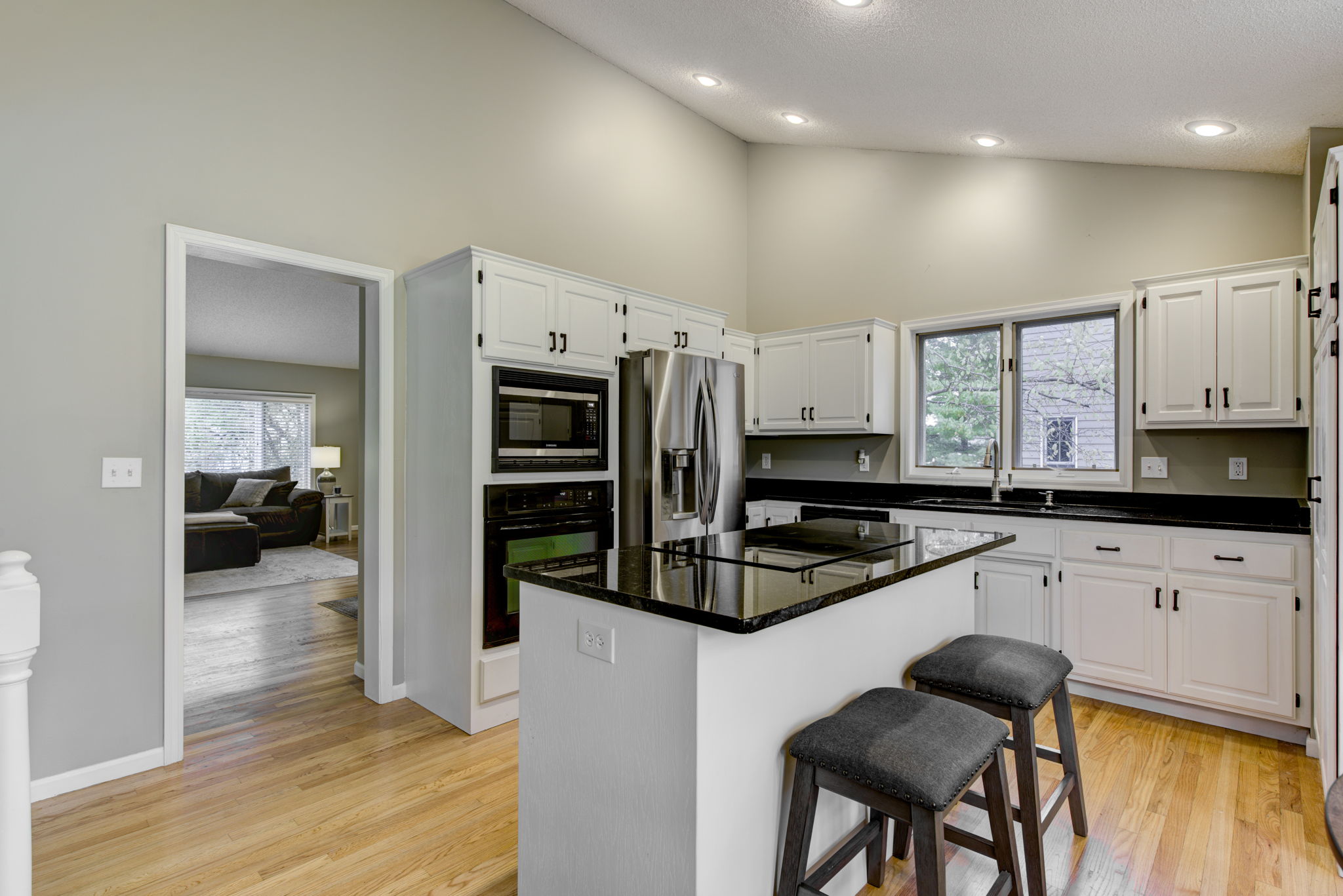 Kitchen-island-SS Appliances
