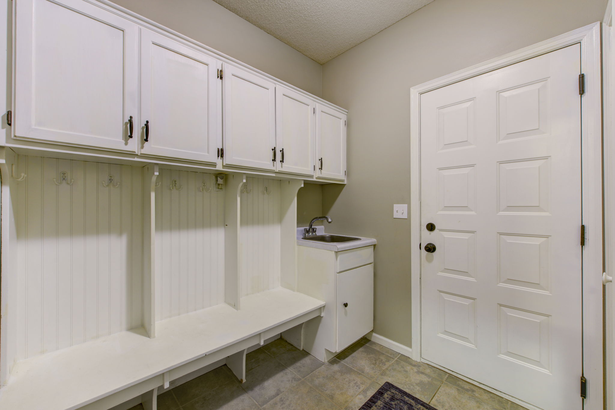 Mudroom to Garage