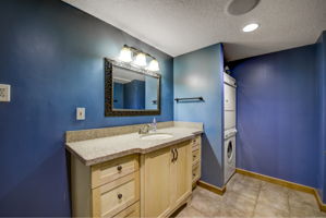Lower 3/4 Bath w/Laundry