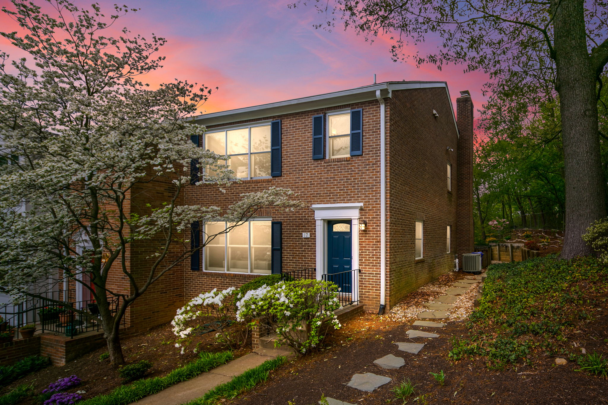 17 N Oakland St, Arlington, VA 22203, US Photo 1