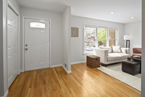 17 N Oakland St, Arlington, VA 22203, US Photo 6