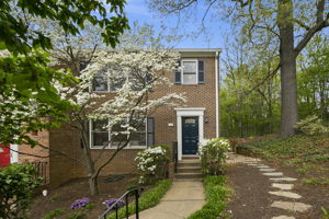 17 N Oakland St, Arlington, VA 22203, US Photo 1