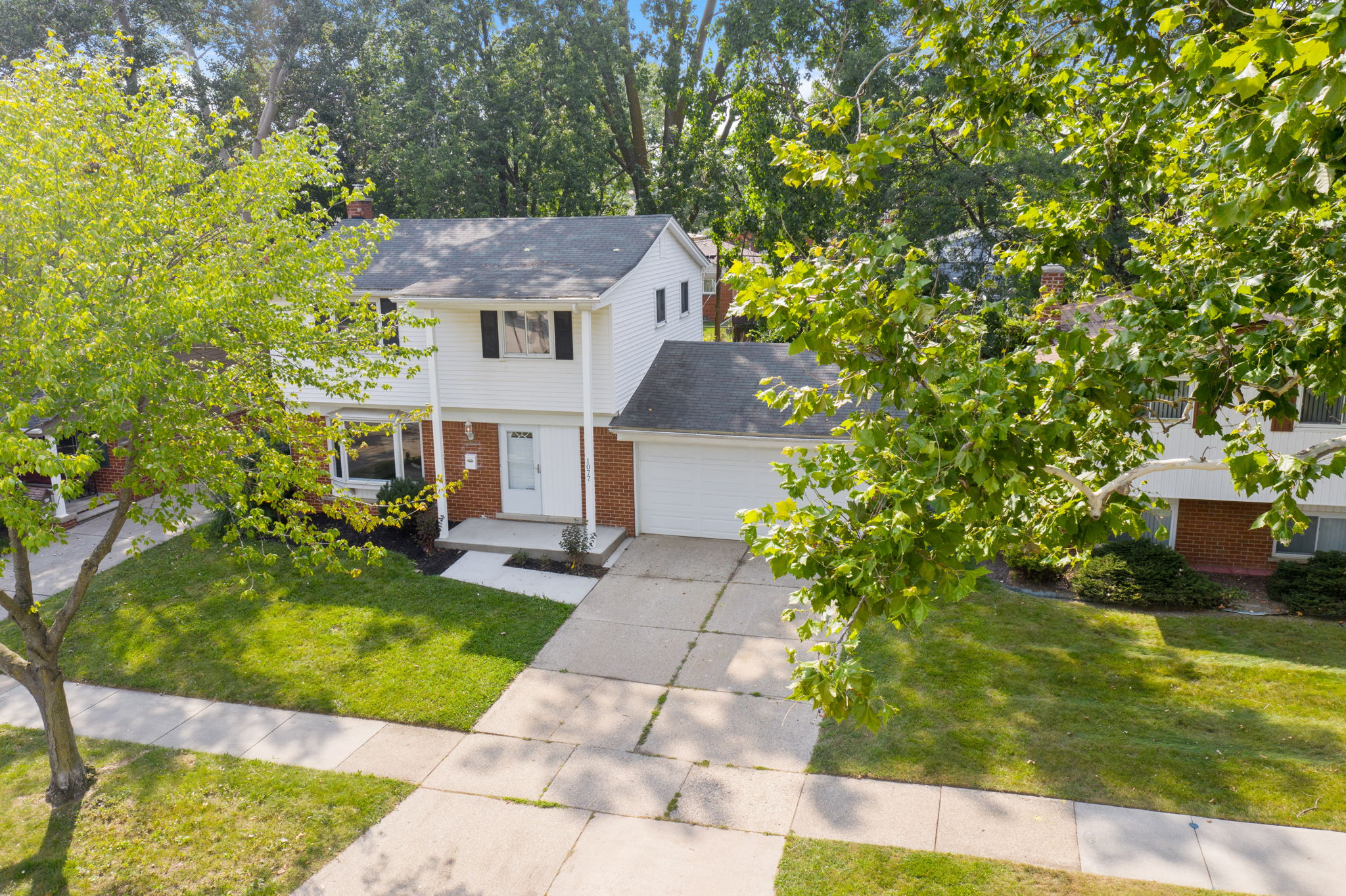 1077 Langley Blvd, Clawson, MI 48017, USA Photo 8