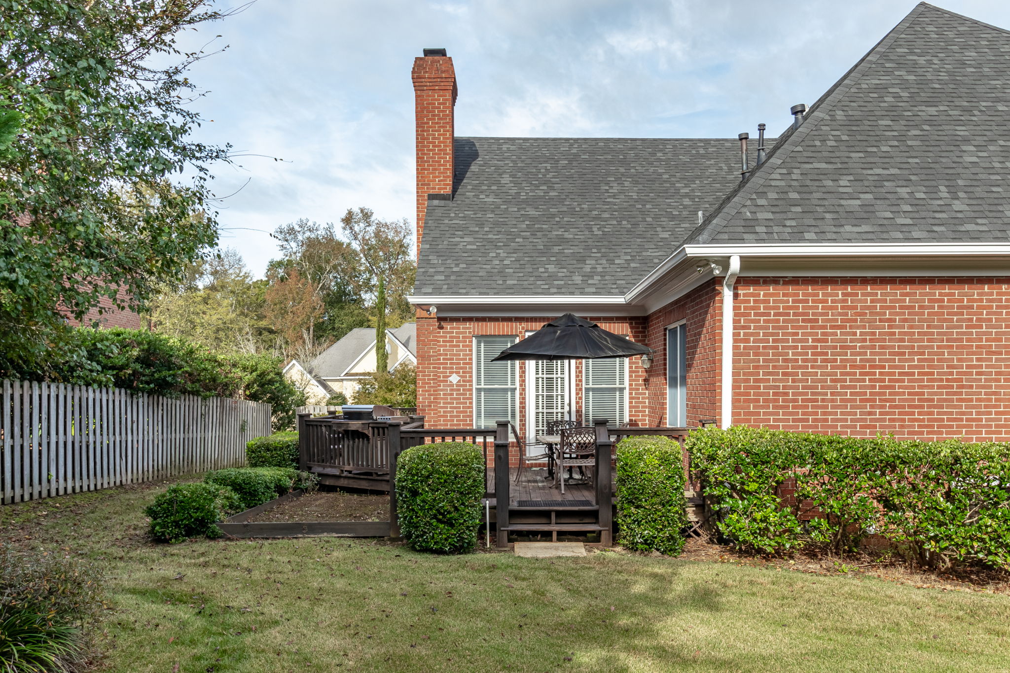 Back Deck - Side Yard