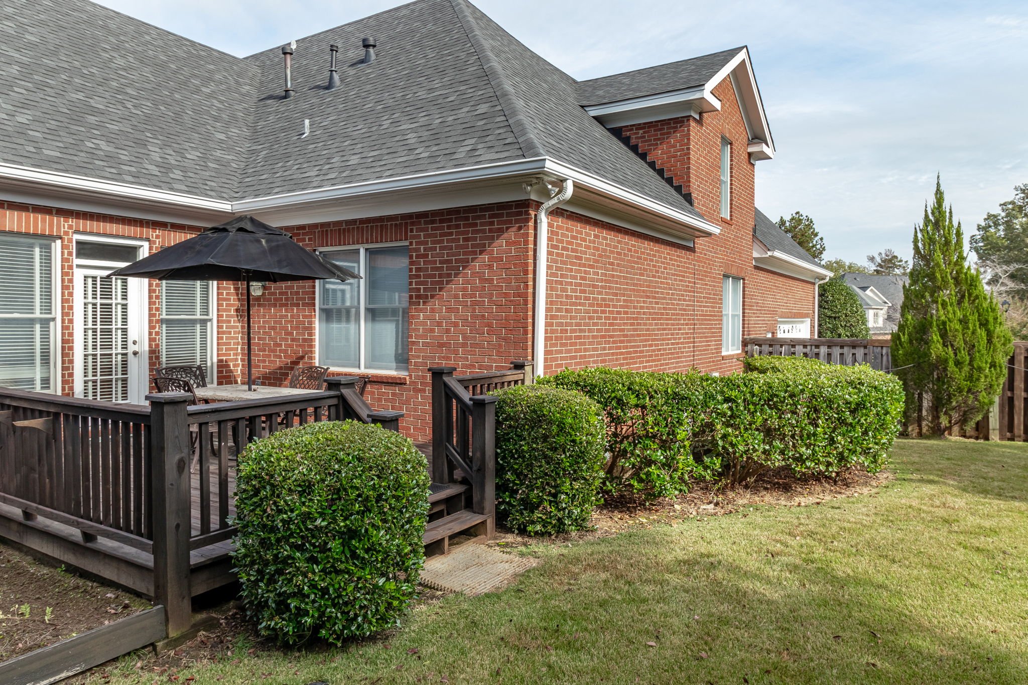 Back Deck - Side Yard