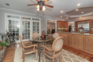 Breakfast Area - Kitchen