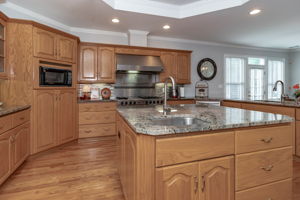 Kitchen - Custom Cabinetry