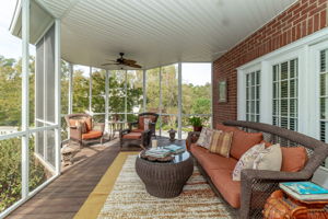 Screened-in Porch