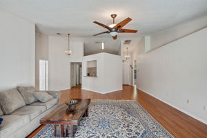 17709 Emerald Green Pl, Tampa, FL 33647, US Photo 3