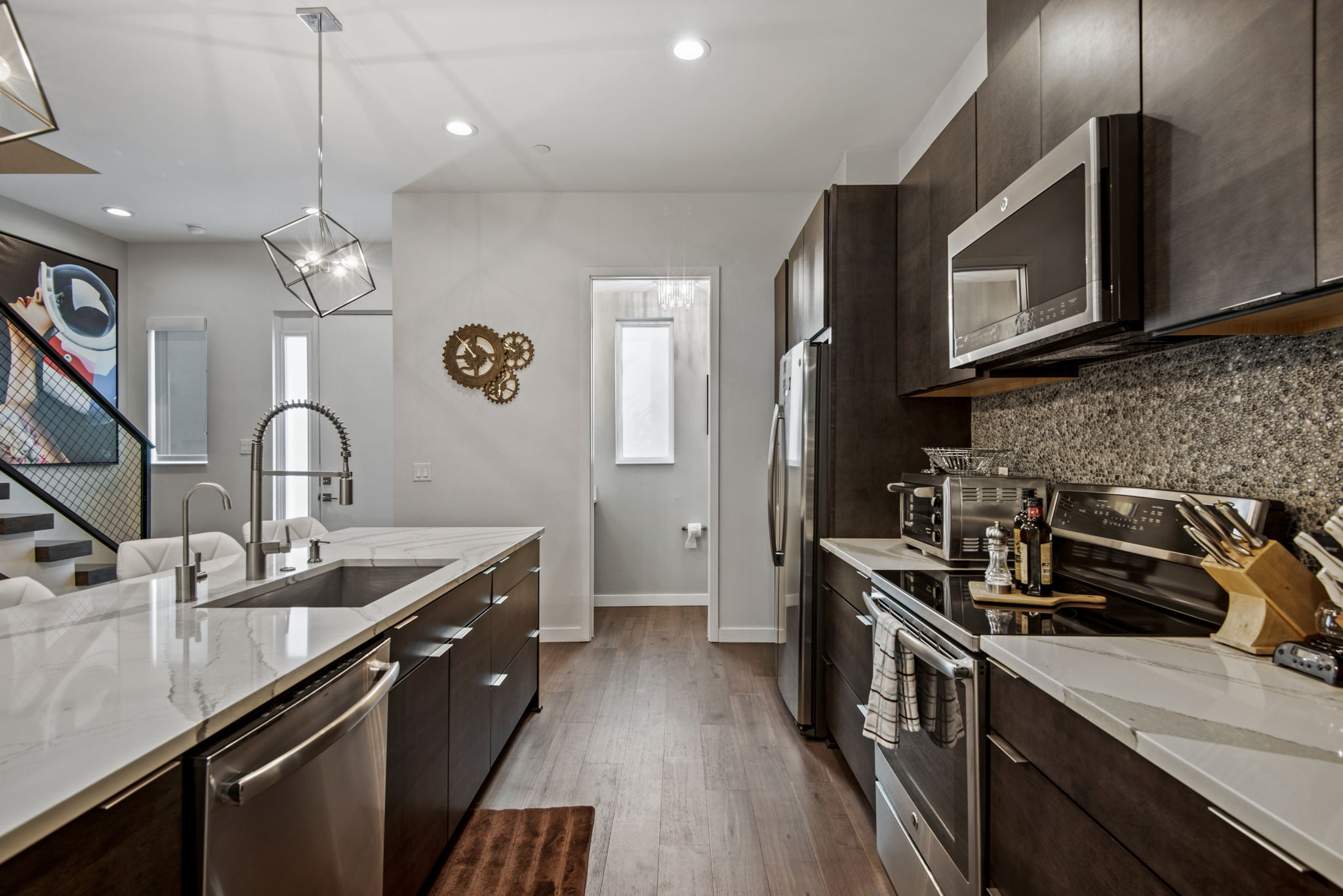 357 7th St S, St. Petersburg, FL 33701, USA Photo 13