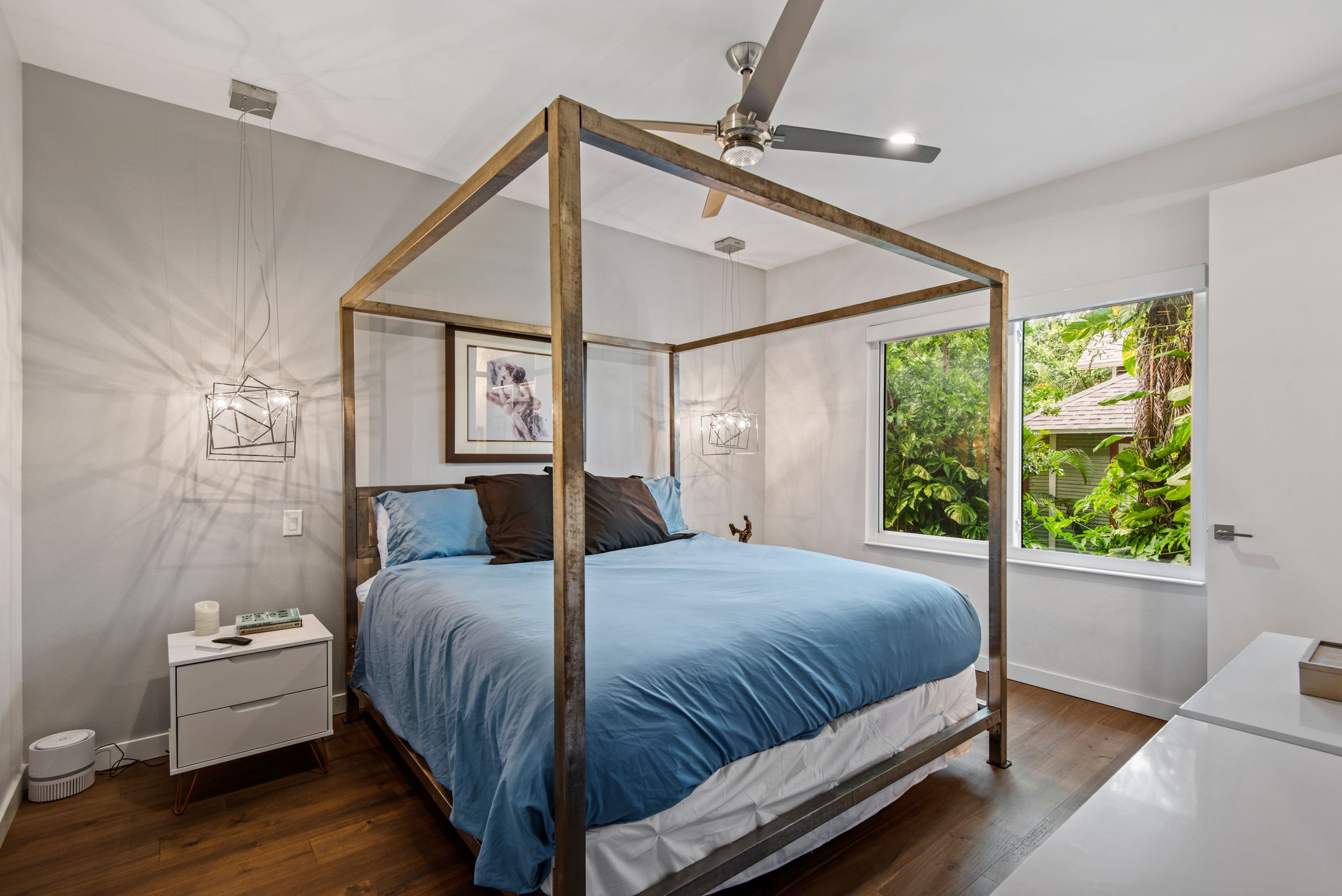 357 7th St S, St. Petersburg, FL 33701, USA Photo 32