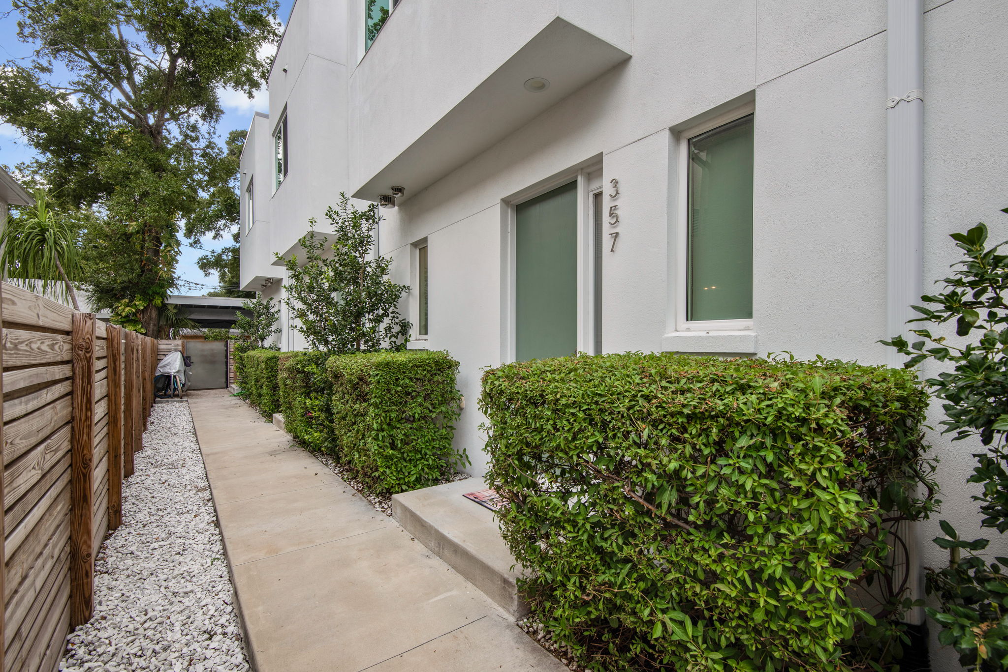 357 7th St S, St. Petersburg, FL 33701, USA Photo 5