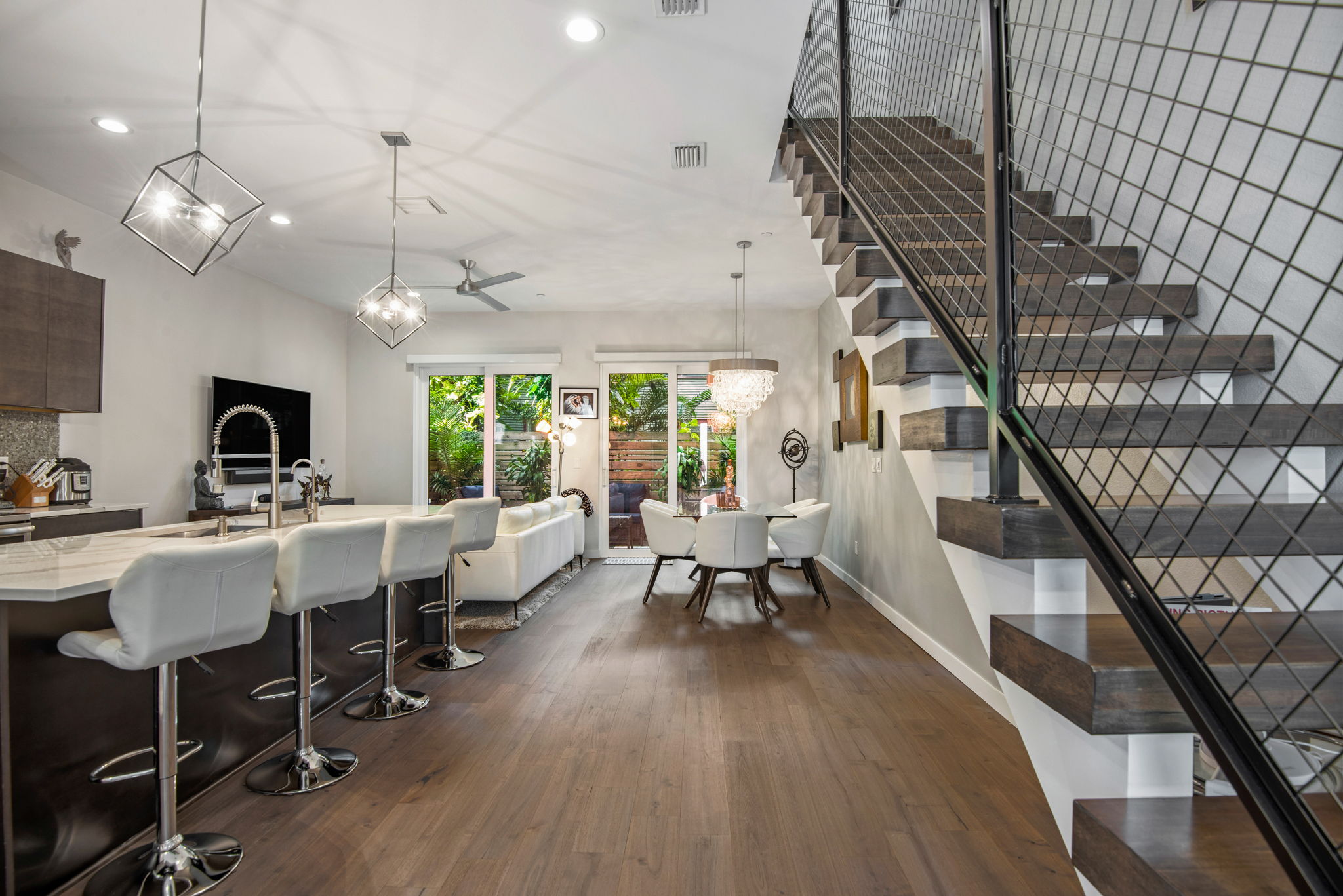 357 7th St S, St. Petersburg, FL 33701, USA Photo 7