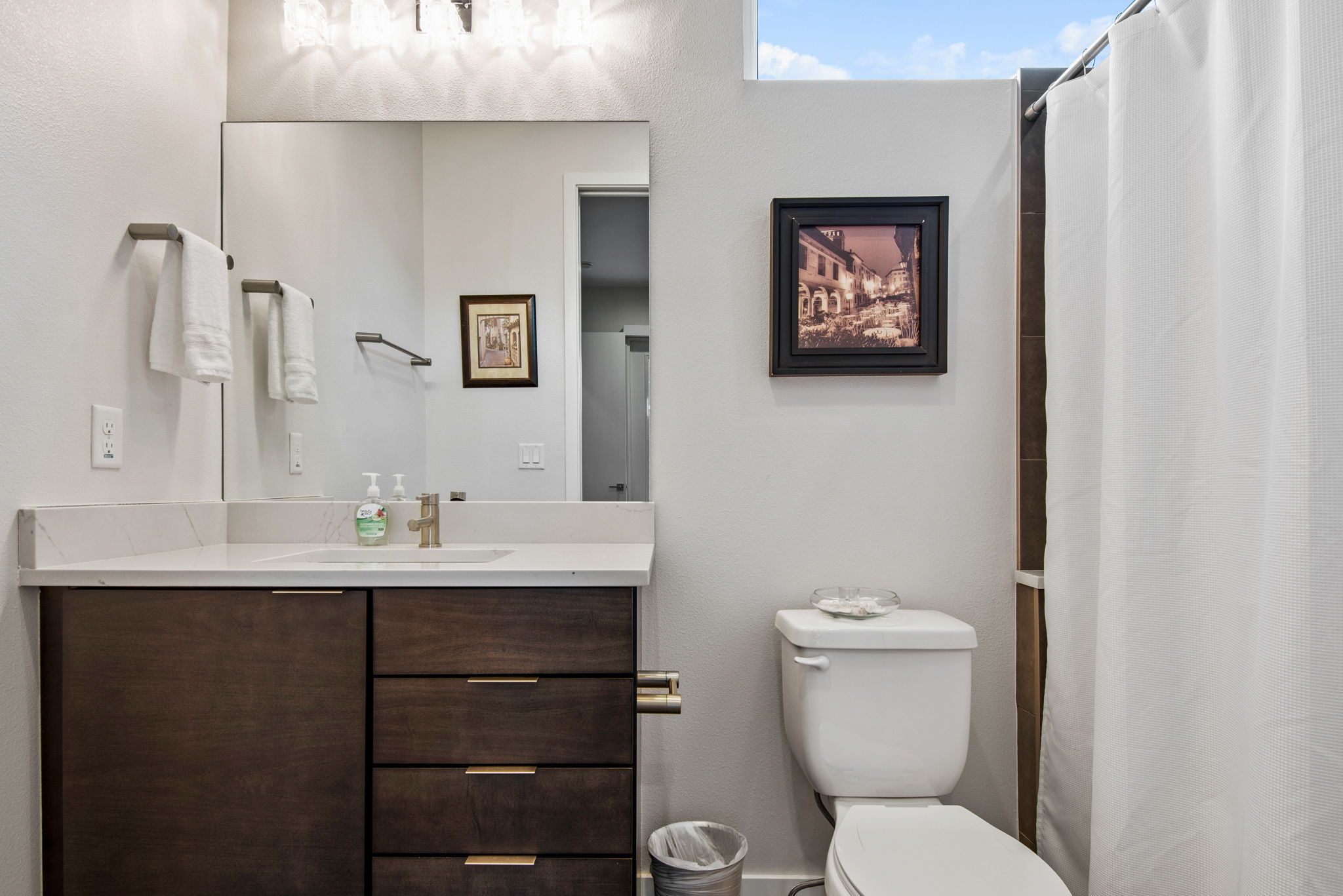 357 7th St S, St. Petersburg, FL 33701, USA Photo 29