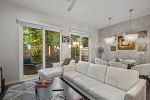 357 7th St S, St. Petersburg, FL 33701, USA Photo 14