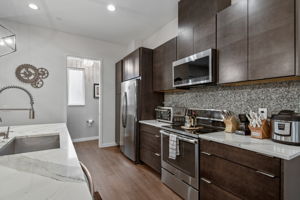 357 7th St S, St. Petersburg, FL 33701, USA Photo 10