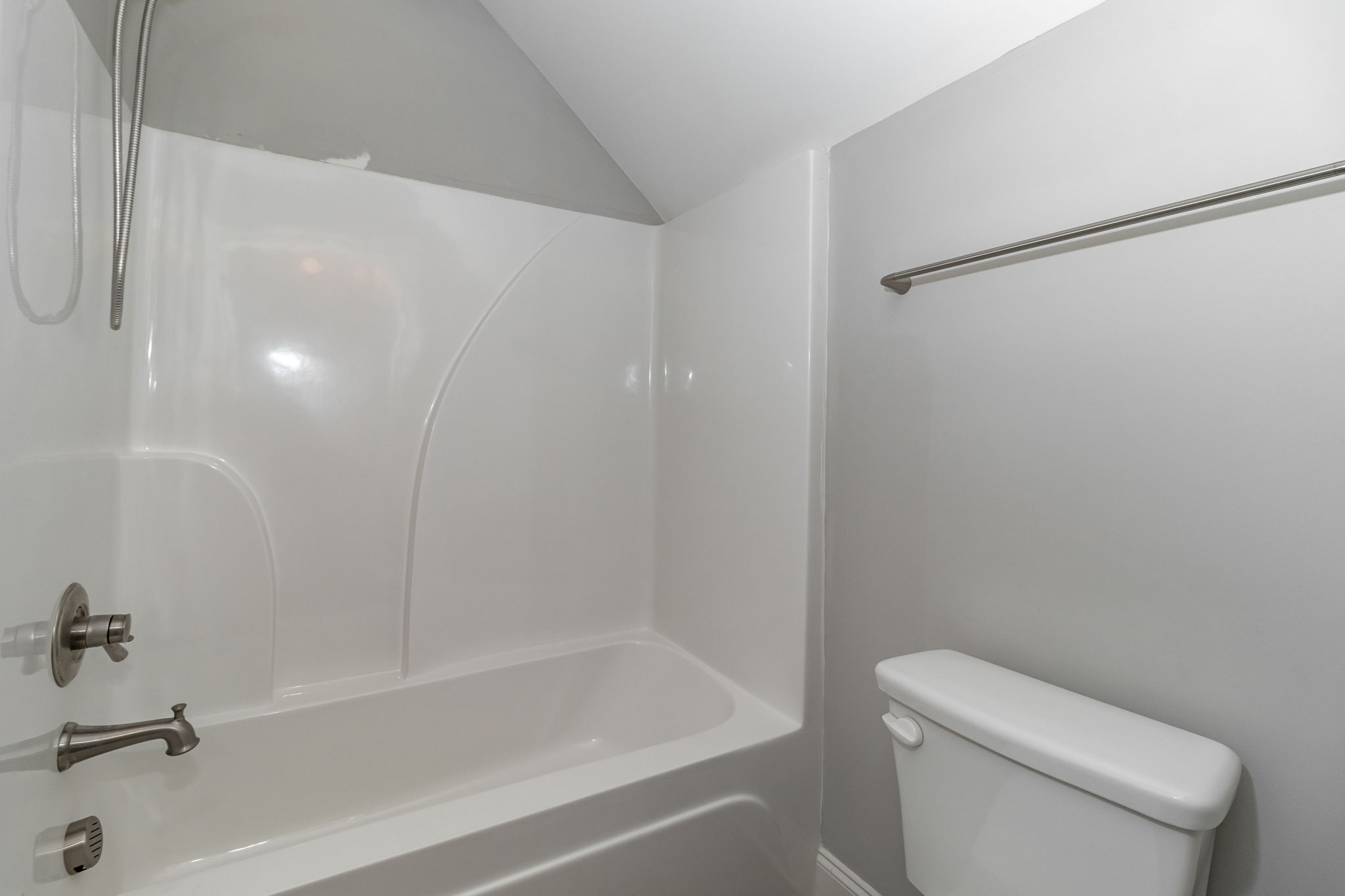 Full Bath 4 - Jack & Jill