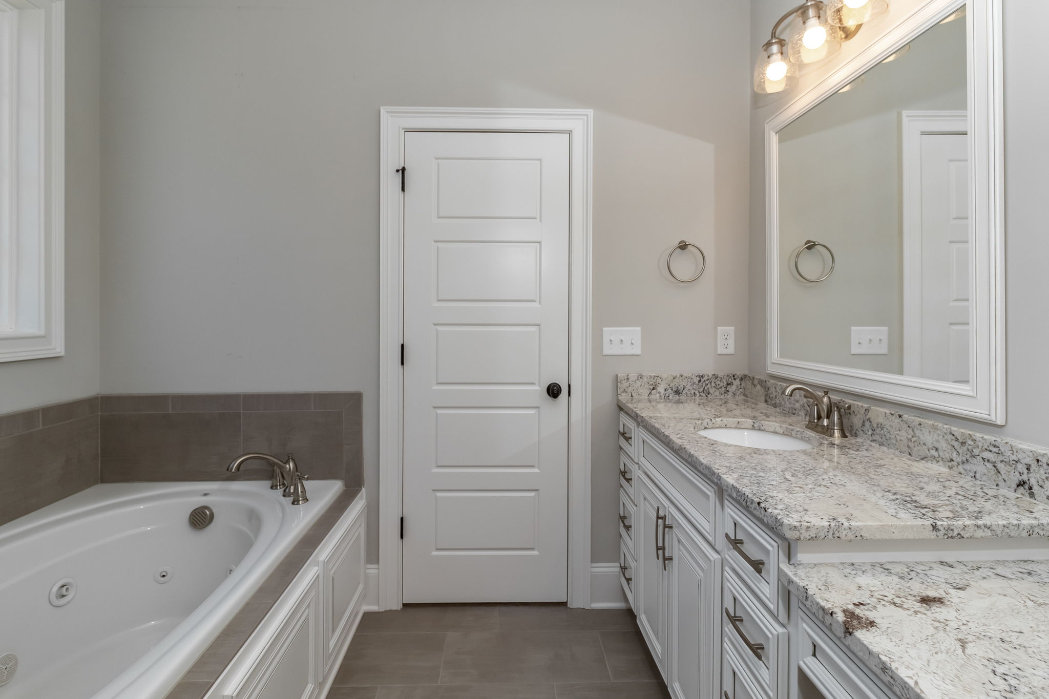 Owner's En-Suite Bath