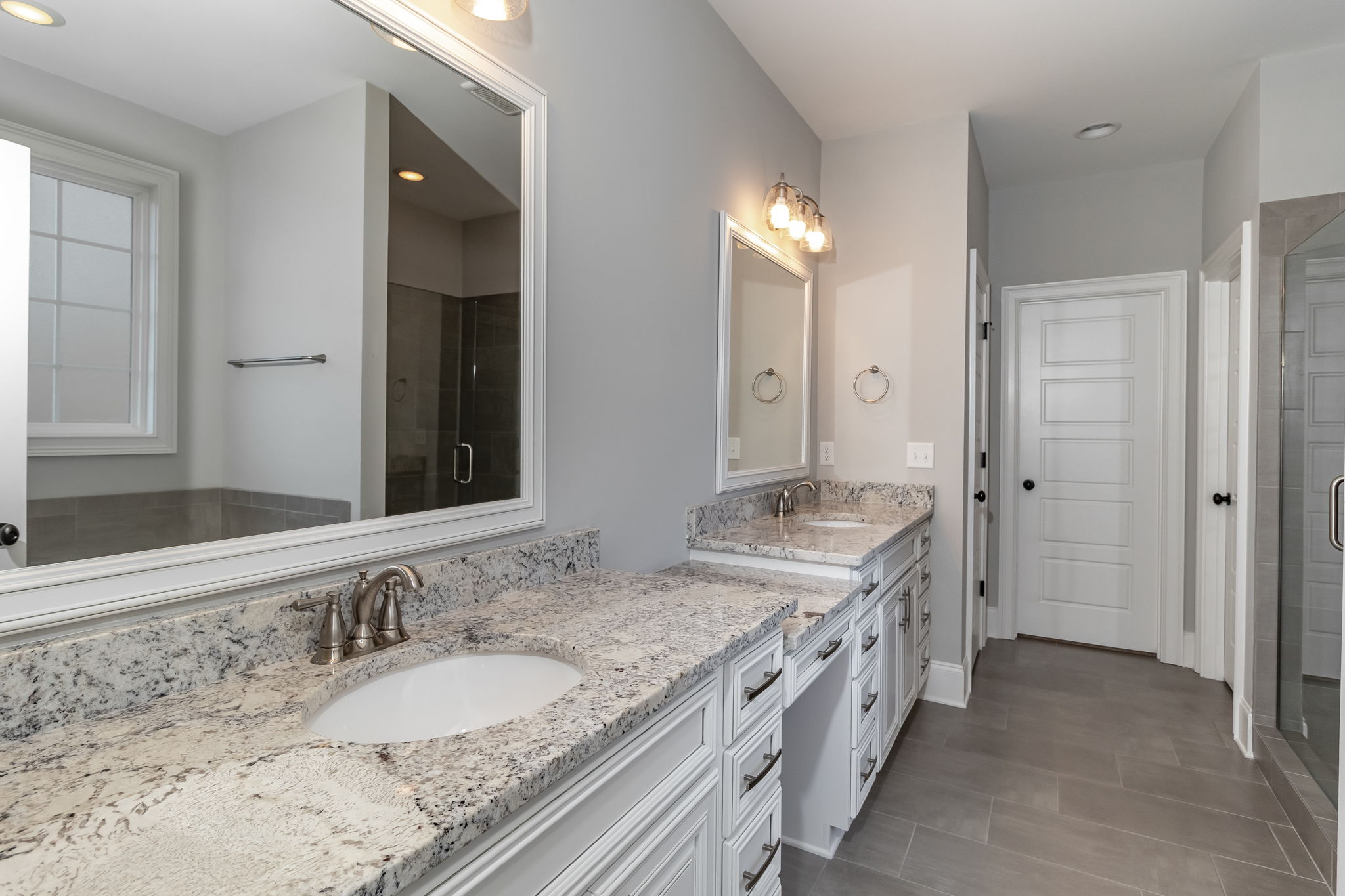 Owner's En-Suite Bath