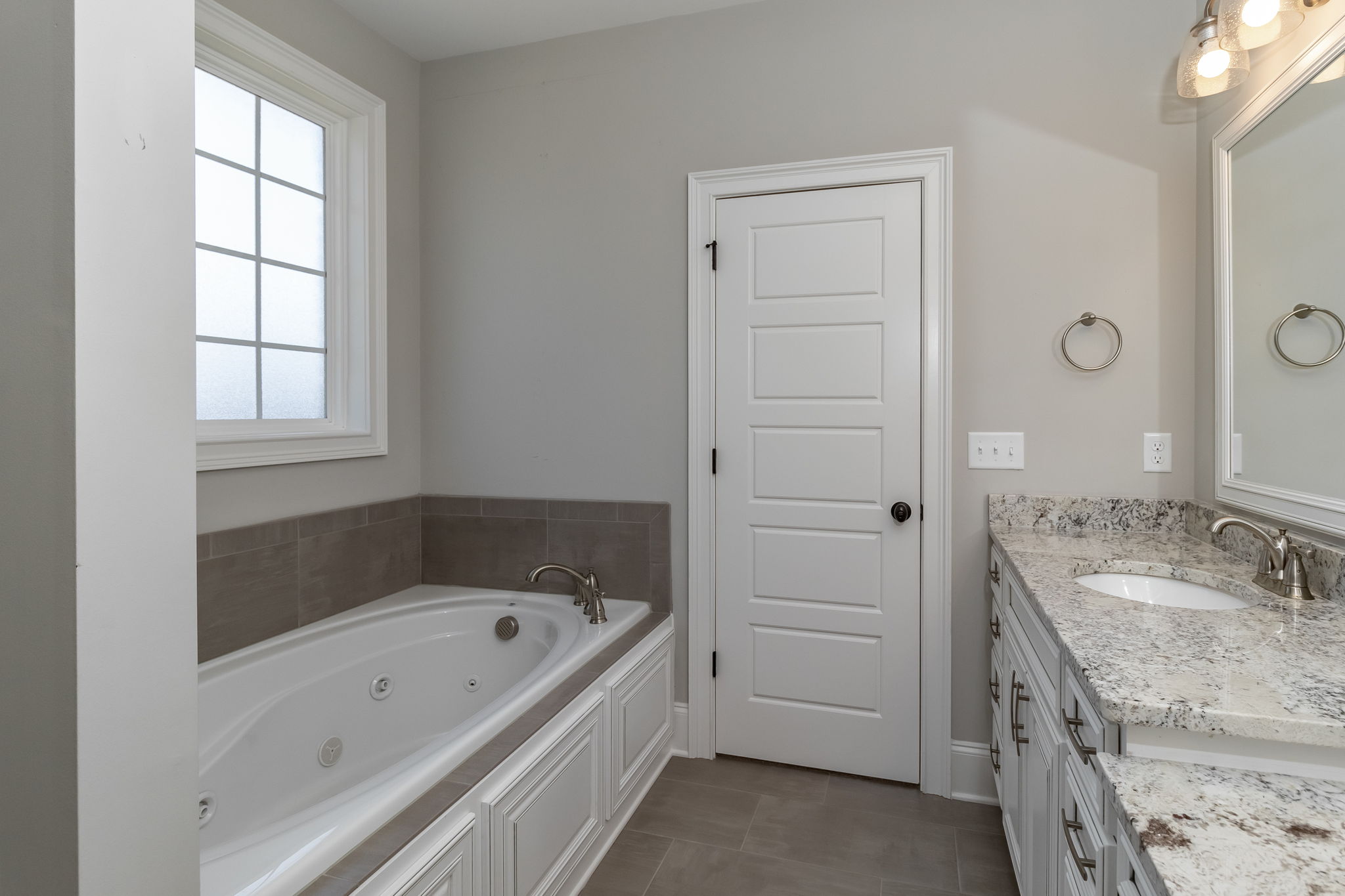 Owner's En-Suite Bath