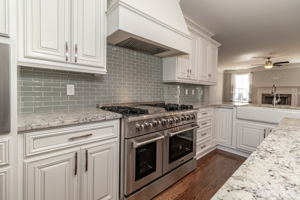 Kitchen - Custom Tile Backsplash