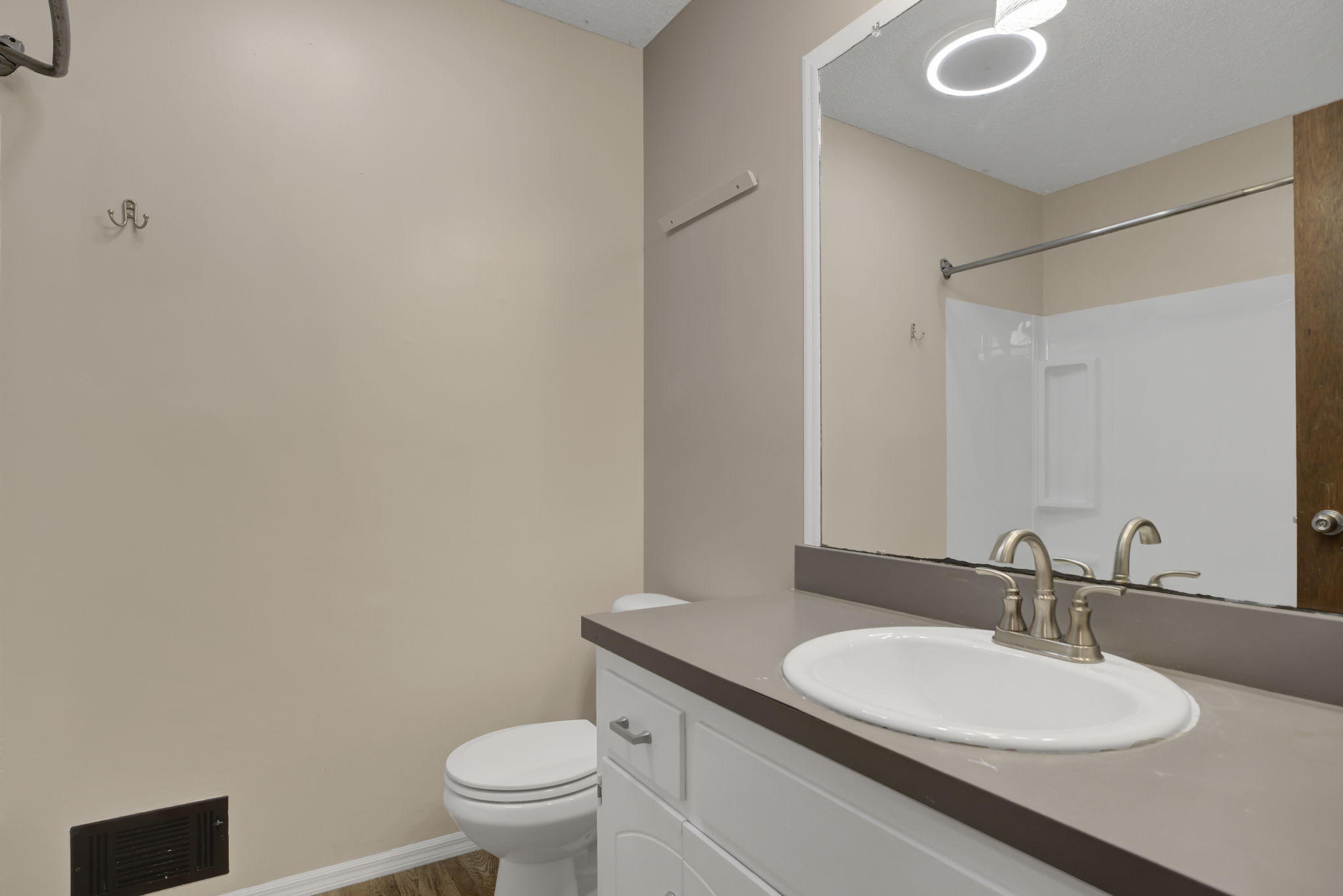 14946 Echo Way, Apple Valley, MN 55124, US Photo 9