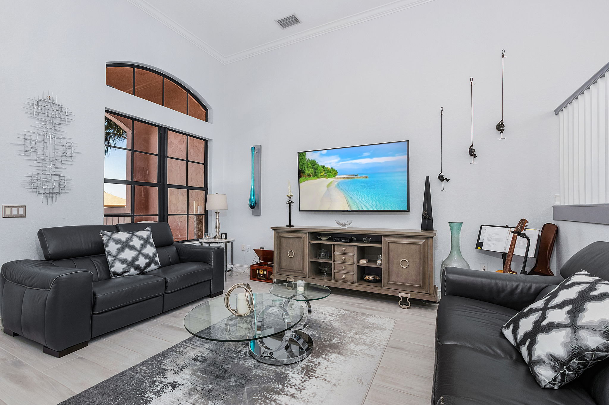 The same pic just about as the one above it