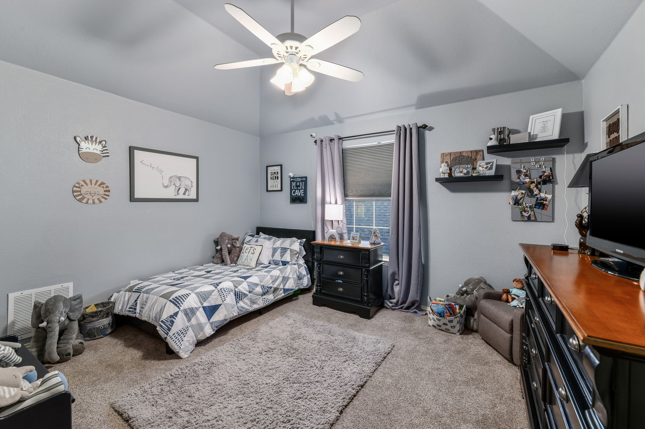 1131 Mission Ln, Lantana, TX 76226 Sharp Frame Media