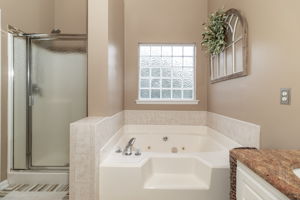 Owner's En-Suite Bath