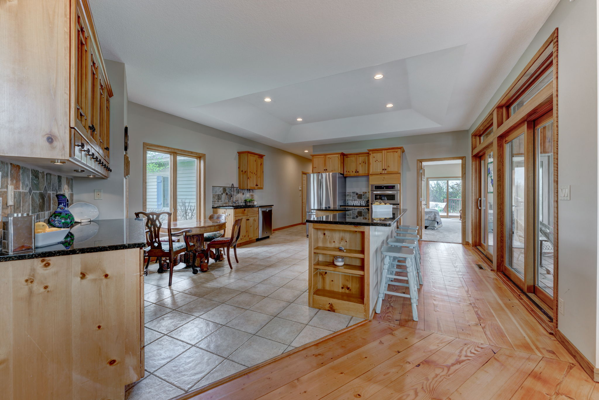 Kitchen/Breakfast Bar