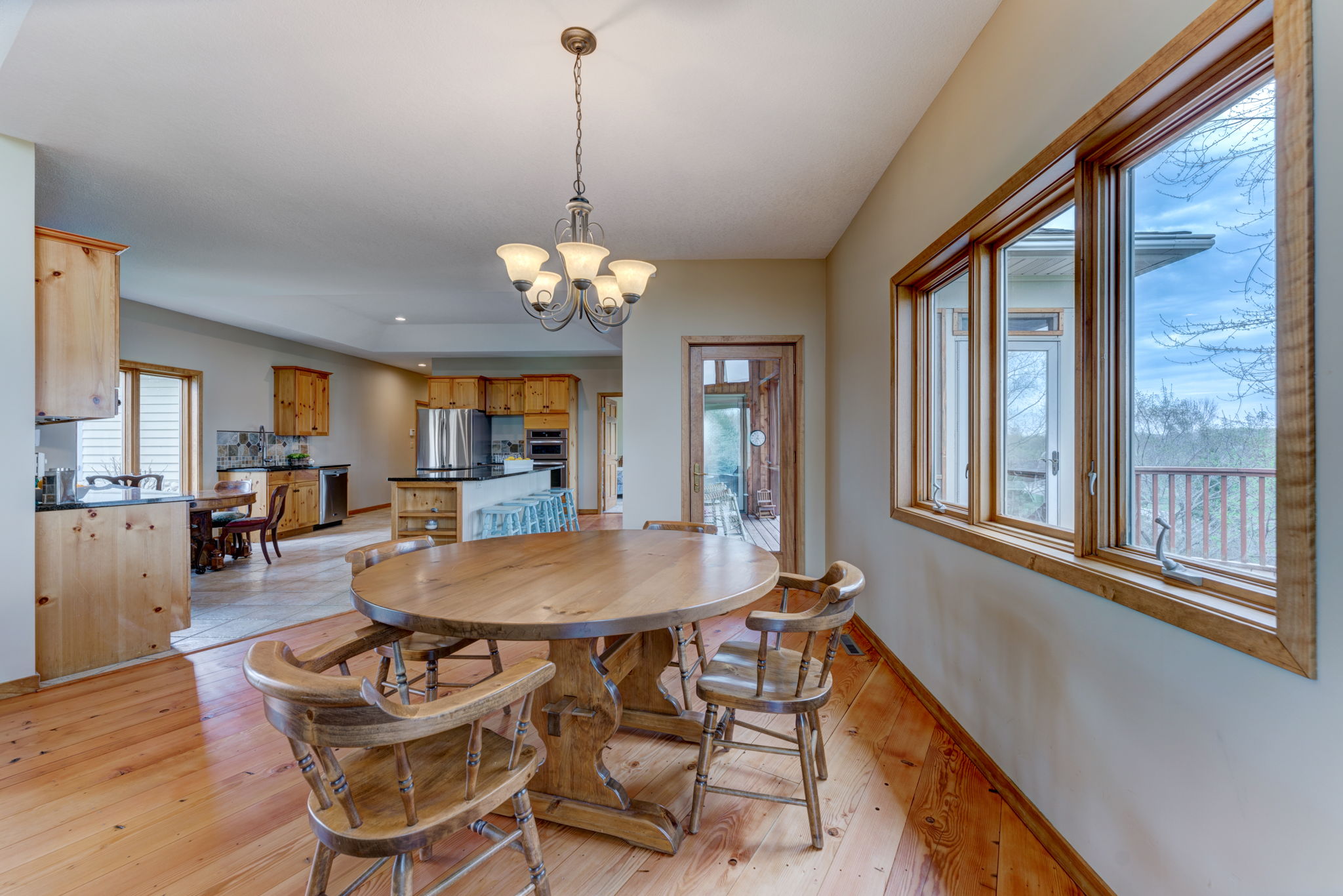 Kitchen/Eating Area