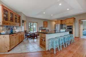 Kitchen/Breakfast Bar