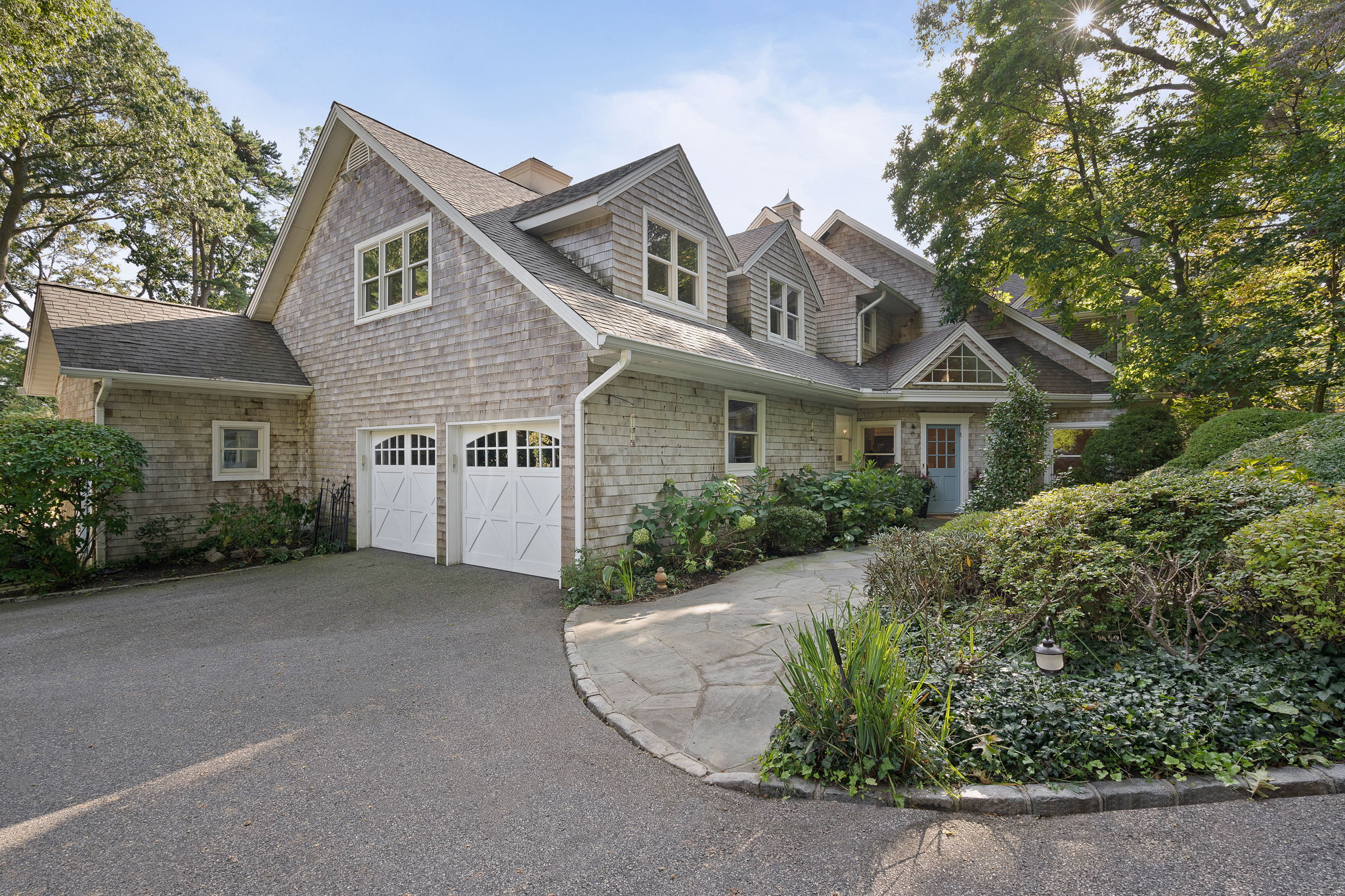 8 Spring Hollow Rd, Centerport, NY 11721, US