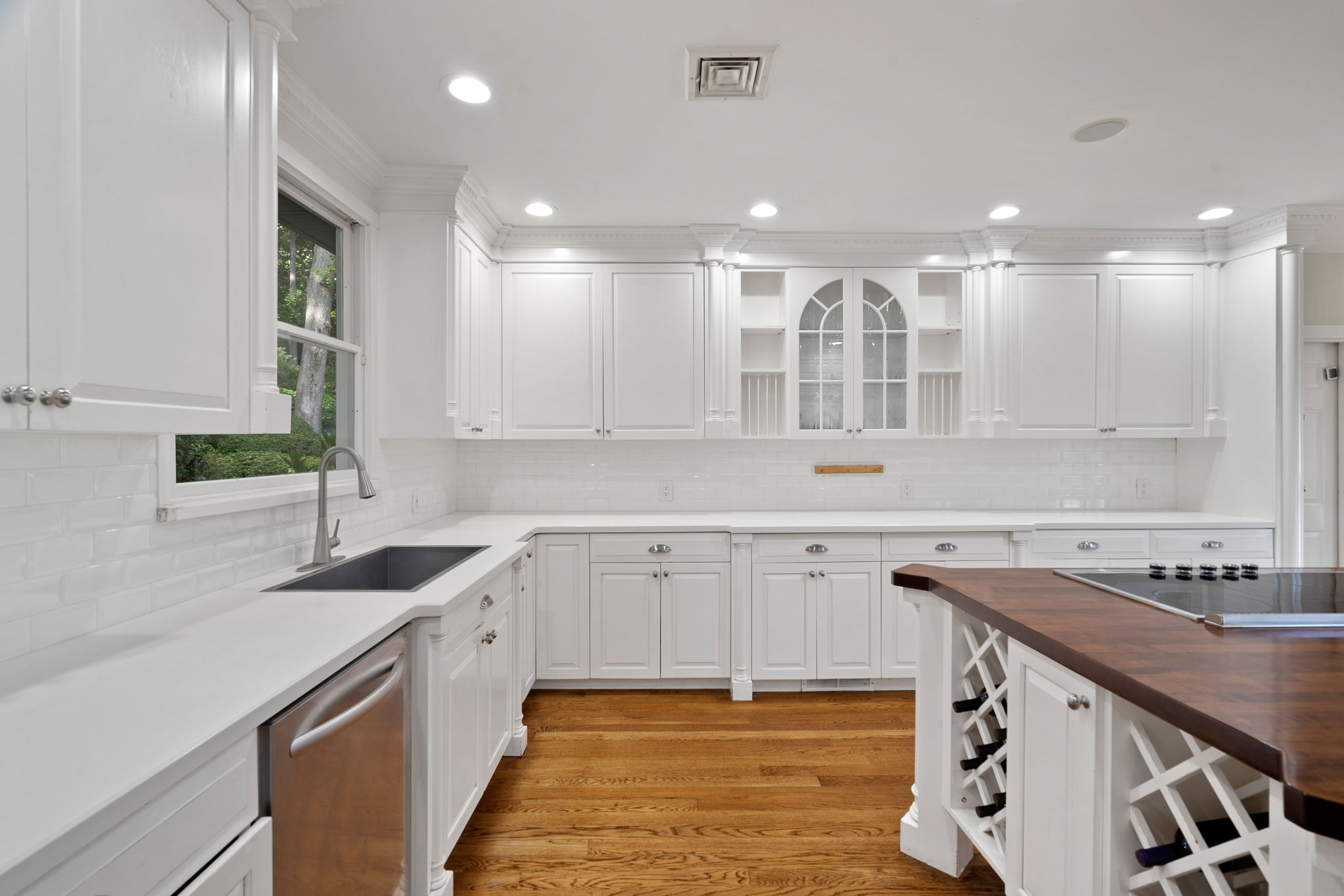 8 Spring Hollow Rd, Centerport, NY 11721, US Photo 9