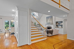 8 Spring Hollow Rd, Centerport, NY 11721, US Photo 2