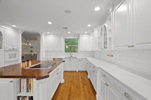 8 Spring Hollow Rd, Centerport, NY 11721, US Photo 7